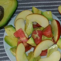 Lanche de abacate, tomate e maçã (para aumentar a imunidade geral)